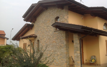 Artigiani Pietra Credaro Rivestimento Villa in Pietra di Credaro con lavorazione classica